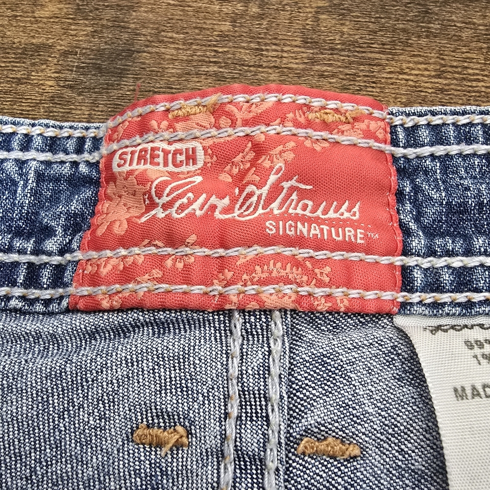 Levi's Signature Medium Wash Stretch Hi Rise Denim Jean Shorts Misses 16 - Picture 6 of 8